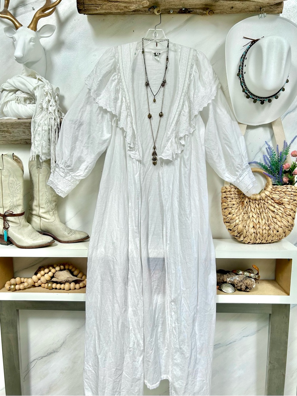 MISS DIOR Cottage-core Boho lace Ruffle-Front robe boho DUSTER w prairie vibe